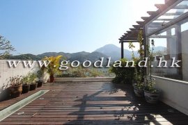 SAI KUNG Waterfront Villa in Renowned Complex For Sale