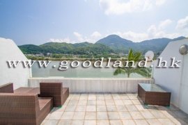 SAI KUNG Waterfront Villa in Renowned Complex For Sale