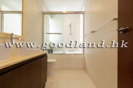 SAI KUNG Waterfront Villa in Renowned Complex For Sale