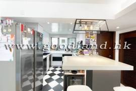 清水灣村屋出售 實用 3 房全幢村屋 特大私人花園 門口泊車