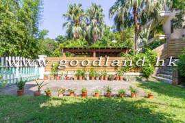 SAI KUNG Village House with Large Private Garden