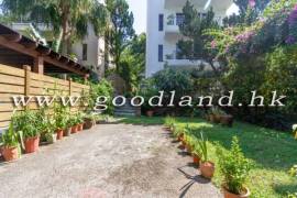 SAI KUNG Village House with Large Private Garden
