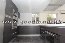 Sai Kung Convenient Location Village House for Sale