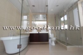 Sai Kung Convenient Location Village House for Sale