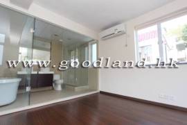 西贡村屋 优越地段 现代装修连私人车位