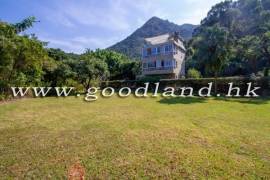 SAI KUNG Village House For Sale