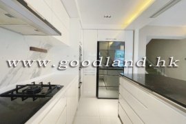 SAI KUNG Waterfront Villa in Popular Complex For Rent