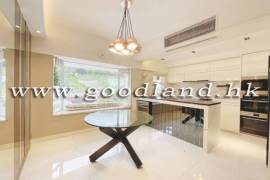 SAI KUNG Waterfront Villa in Popular Complex For Rent