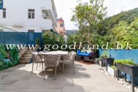 SAI KUNG Village House For Sale