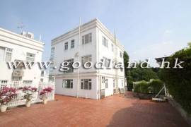 SAI KUNG Village House For Sale
