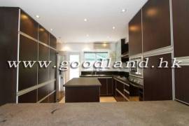 SAI KUNG Village House For Sale