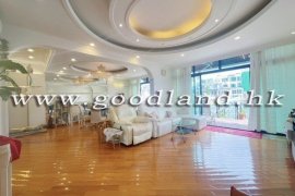 Marina Cove Waterfront Villa In Sai Kung