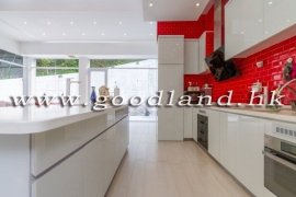 Clear Water Bay Luxury Villa for Sale: End-Unit with Private Pool