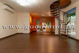 Sai Kung Village House For Rent
