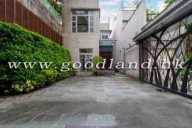 SAI KUNG Villa House For Sale