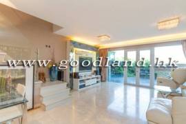 SAI KUNG Village House For Sale