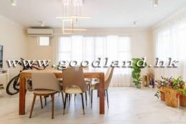 SAI KUNG Village House For Sale