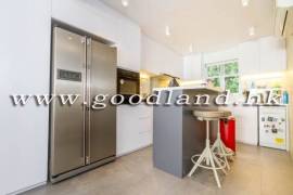SAI KUNG Village House For Sale