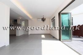 SAI KUNG Village House For Sale Detached House