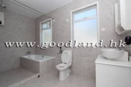 SAI KUNG Village House For Sale Detached House