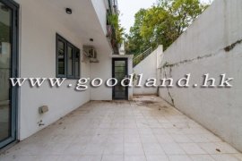 SAI KUNG Villa For Sale | Walk To Town, Front and Back Gardens & 3 Bedrooms