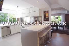 SAI KUNG Village House For Sale