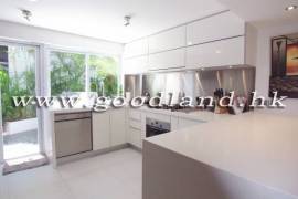 SAI KUNG Village House For Sale