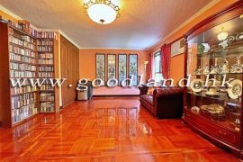 SAI KUNG Villa For Sale | End-Unit, Sea and Mountain View, Private Side Garden
