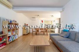 SAI KUNG Village House For Sale