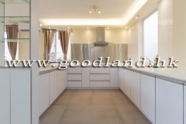 Sai Kung Village House for Sale with Green View &amp; Front Yard