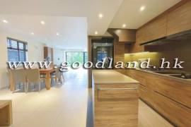 SAI KUNG Village House For Sale