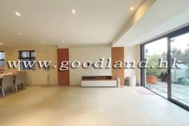 SAI KUNG Village House For Sale