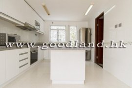 SAI KUNG Village House For Sale | Expat Community, Lawn Garden & Communal Pool