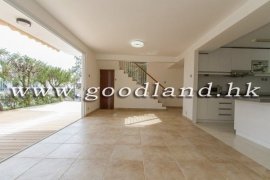 SAI KUNG Village House For Sale | Expat Community, Lawn Garden & Communal Pool