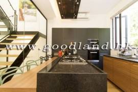 Clear Water Bay Villa For Sale