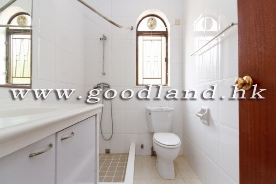 CLEAR WATER BAY Upper Duplex Village House with Private Rooftop For Rent