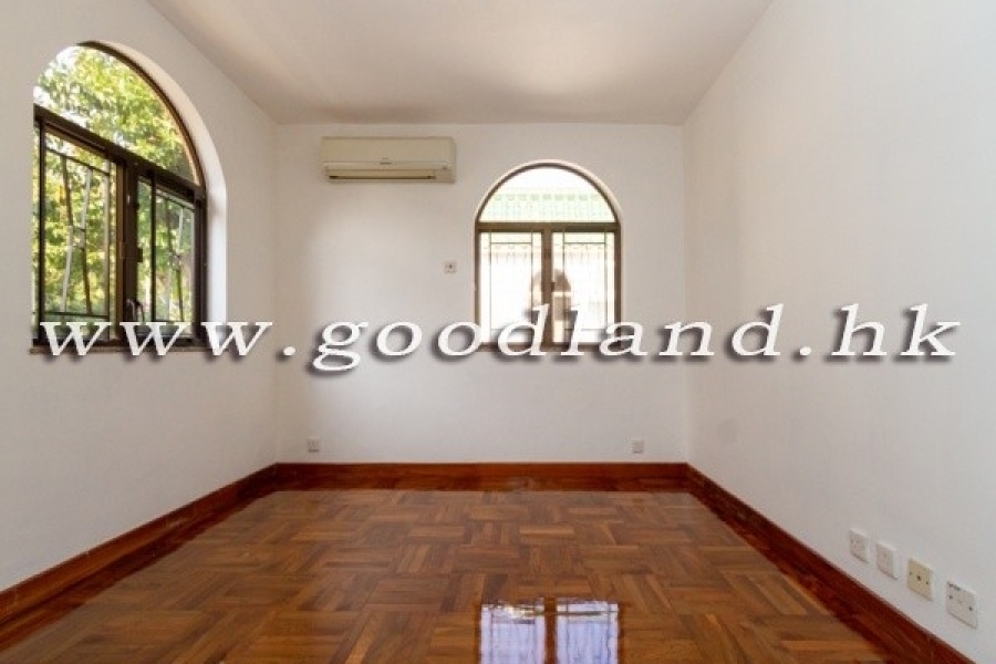 CLEAR WATER BAY Upper Duplex Village House with Private Rooftop For Rent