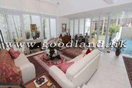 Clear Water Bay Villa For Sale