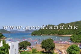 Expat Community House with Spacious Kitchen in Clear Water Bay