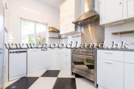 Expat Community House with Spacious Kitchen in Clear Water Bay