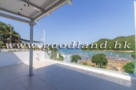 Expat Community House with Spacious Kitchen in Clear Water Bay