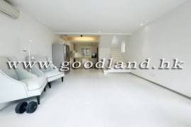 SAI KUNG Two Storey House with Sea View For Sale