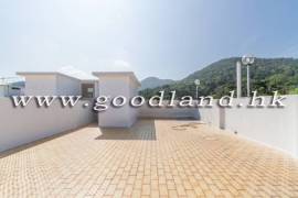 CLEAR WATER BAY Village House with Lawn Garden, Sea and Greenery View For Rent