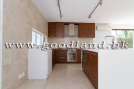 CLEAR WATER BAY Village House with Huge Garden and Mountain View For Rent