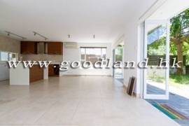 CLEAR WATER BAY Village House with Huge Garden and Mountain View For Rent