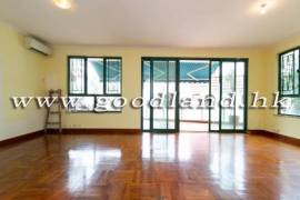 CLEAR WATER BAY Village House with Lovely Garden and Parking For Rent