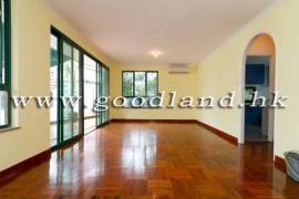 CLEAR WATER BAY Village House with Lovely Garden and Parking For Rent