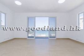 CLEAR WATER BAY Detached Village House with New Renovation and Garden For Rent