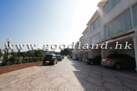 Clear Water Bay Managed Villa With Communal Pool For Sale