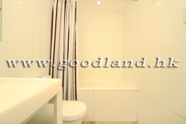 Clear Water Bay Managed Villa With Communal Pool For Sale
